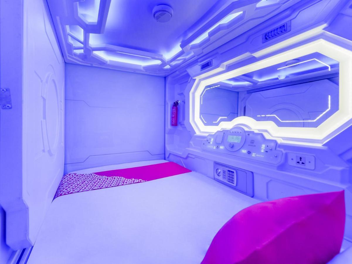 Oyo 89635 Modular Langkawi Capsule Hotel Padang Mat Sirat Экстерьер фото