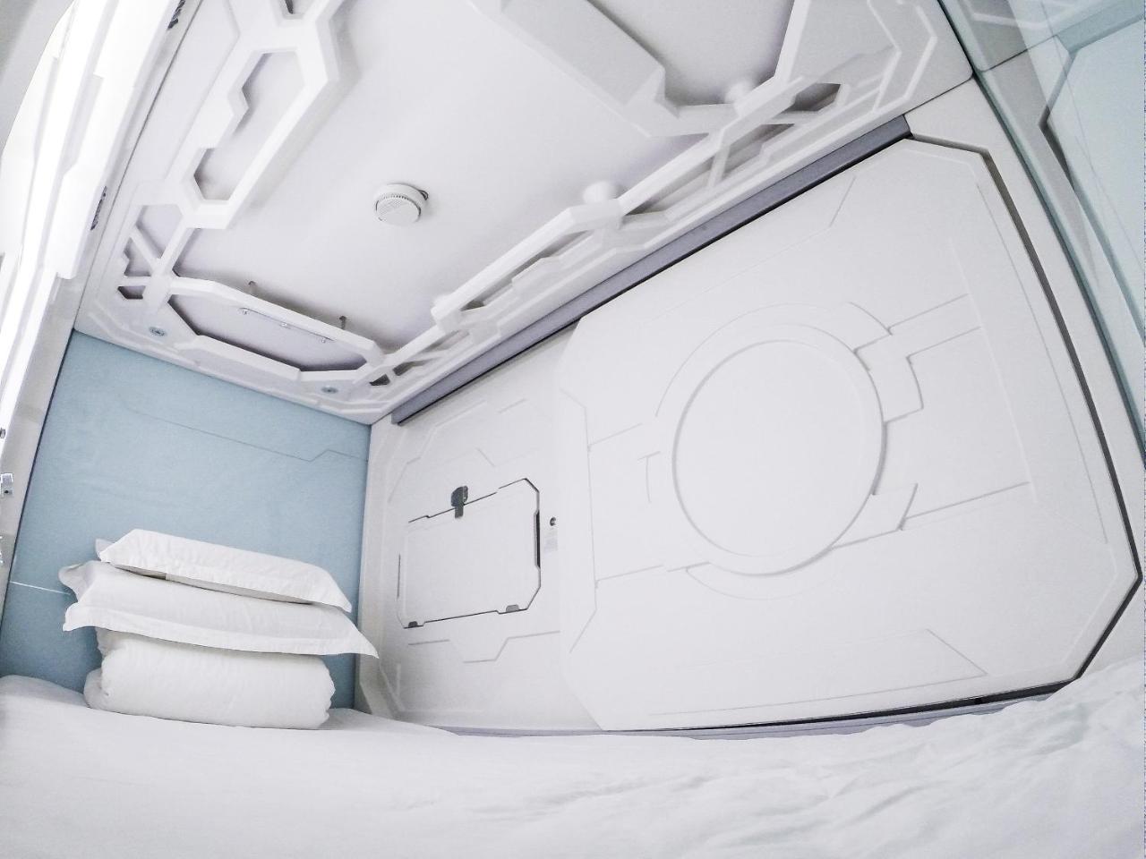 Oyo 89635 Modular Langkawi Capsule Hotel Padang Mat Sirat Экстерьер фото