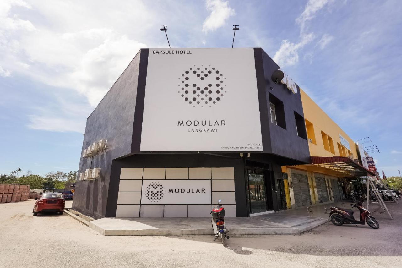 Oyo 89635 Modular Langkawi Capsule Hotel Padang Mat Sirat Экстерьер фото