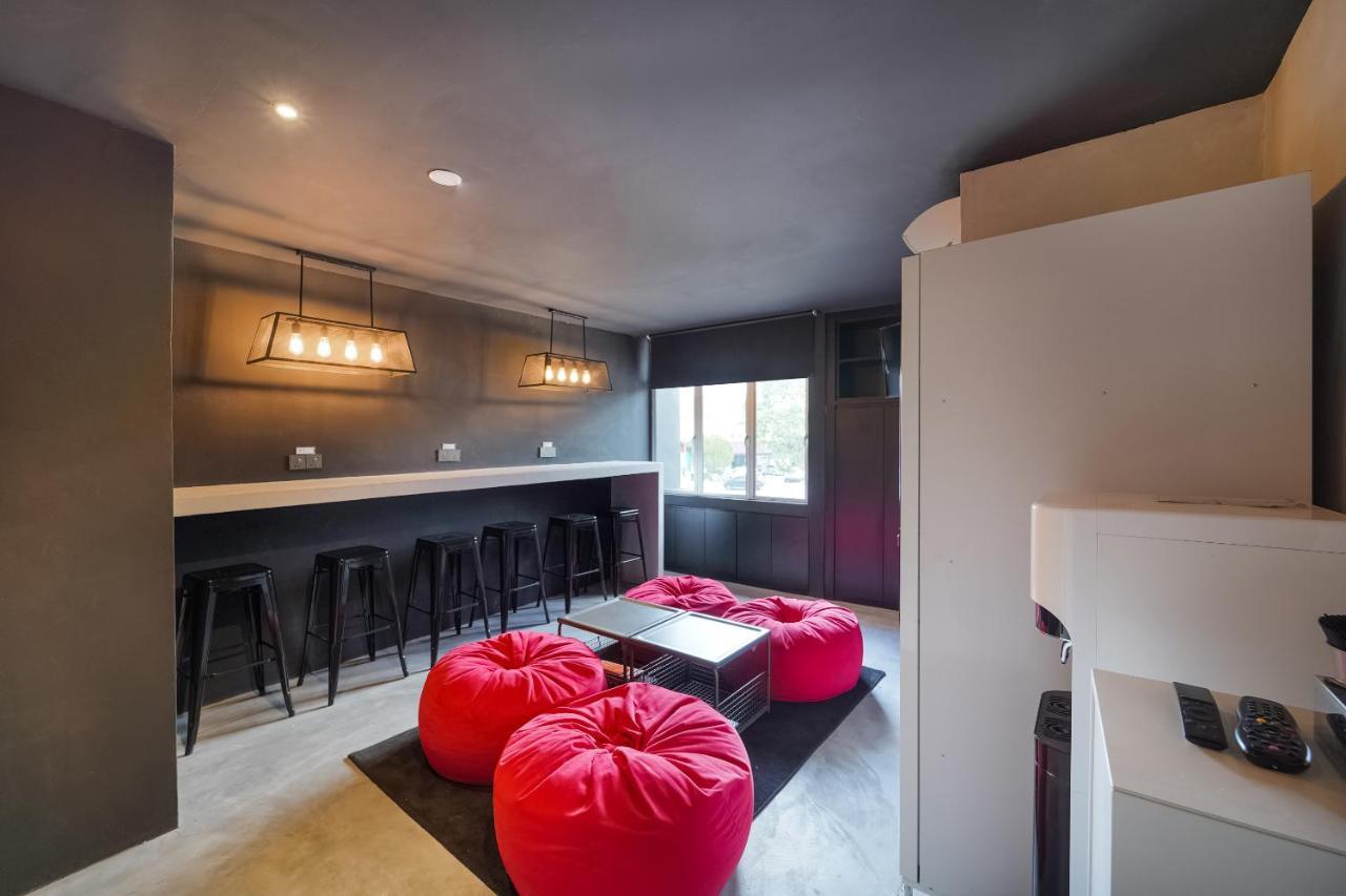 Oyo 89635 Modular Langkawi Capsule Hotel Padang Mat Sirat Экстерьер фото