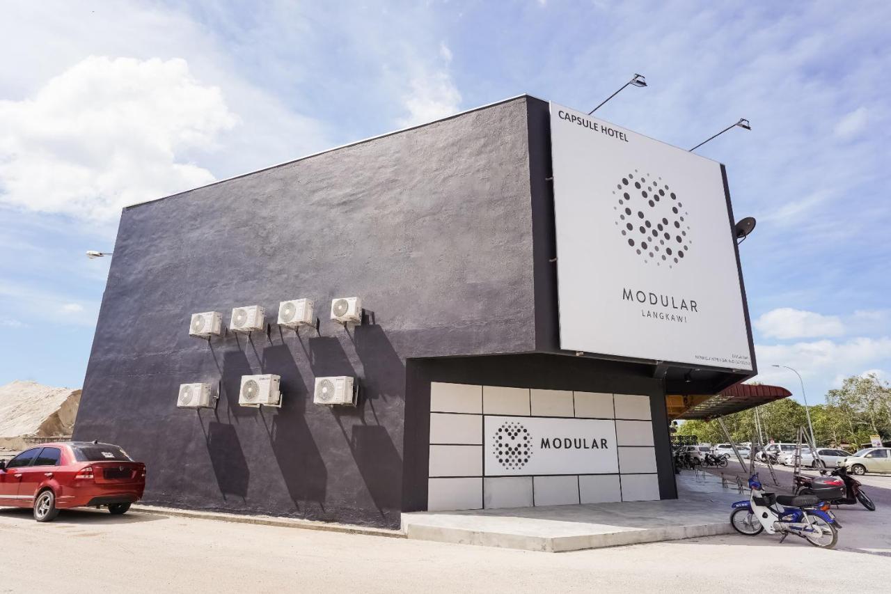 Oyo 89635 Modular Langkawi Capsule Hotel Padang Mat Sirat Экстерьер фото