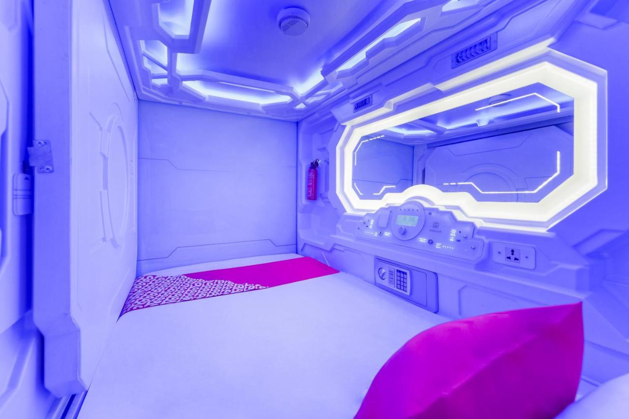 Oyo 89635 Modular Langkawi Capsule Hotel Padang Mat Sirat Экстерьер фото