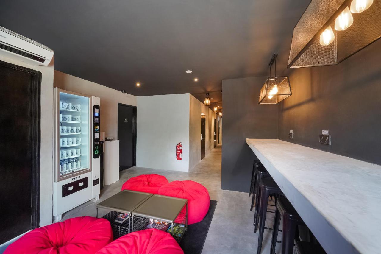 Oyo 89635 Modular Langkawi Capsule Hotel Padang Mat Sirat Экстерьер фото