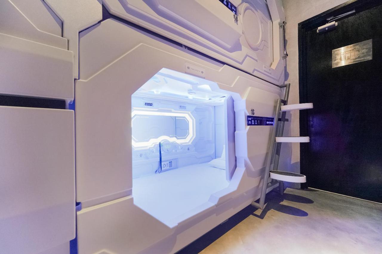 Oyo 89635 Modular Langkawi Capsule Hotel Padang Mat Sirat Экстерьер фото